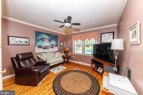 716 Carter Hill Dr, West Deptford NJ  08066-1903 exterior