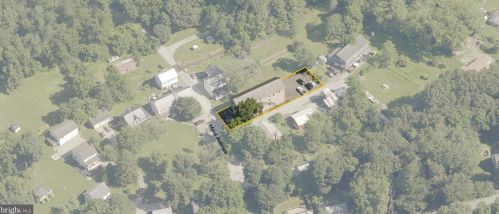 9 Maul Ave, Cross Roads, PA 17322-9049