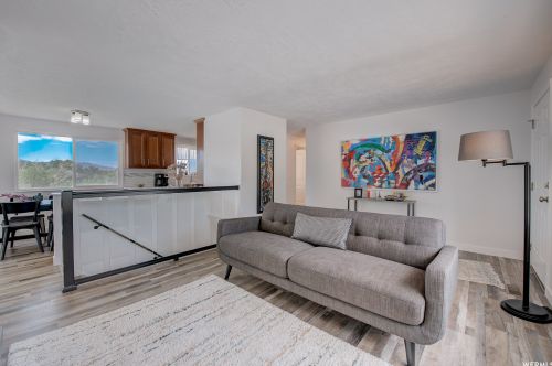 318 David Cir, Sandy, UT 84070-3831