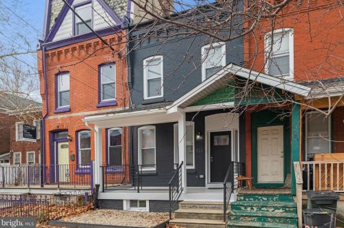 322 42nd St, Philadelphia, PA 19104-4016