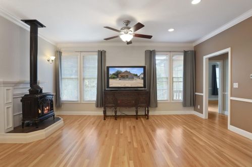 5057 Harney Ln, Lodi CA  95240-6922 exterior