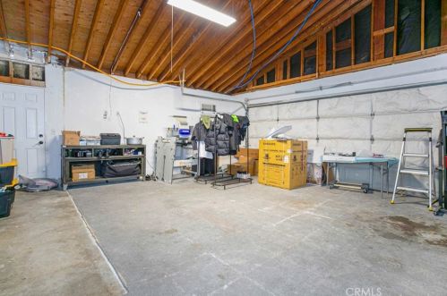 27067 Alabastro Dr, Santa Clarita CA  91354-2215 exterior