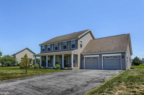 207 Amherst Ln, Carlisle, PA 17015-4543