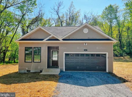 93 Old Sycamore Ln, Harpers Ferry, WV 25425-4429