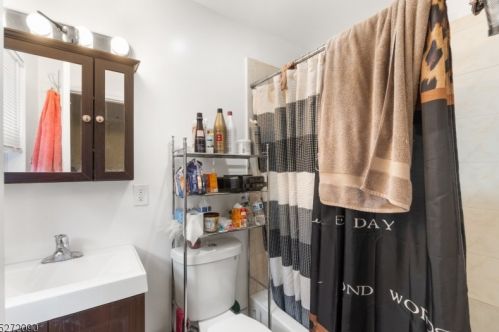 22 Godwin Ave, Paterson NJ  07501-1601 exterior