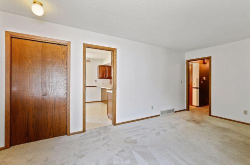 1118 Linden St, Waterford, MN 55057-2722