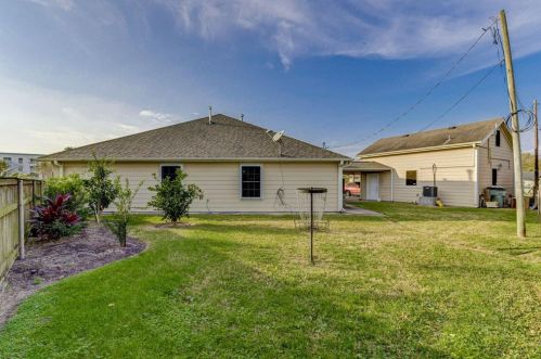 1310 Byu Shr Dr, Galveston TX 77551-4300 exterior