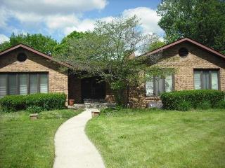 1463 Wakefield Ct, Columbus, OH 43209-3136