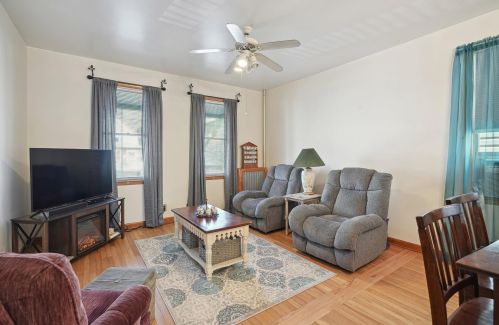 128 50th St, Bayonne, NJ 07002-3104