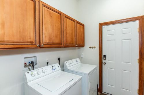 95 Acres Of Pne Rd, Coventry RI 02816-8949 exterior