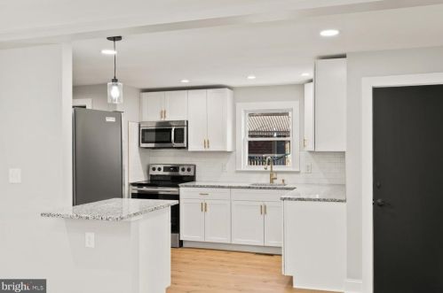 1922 Holly St, Harrisburg PA  17104-1916 exterior