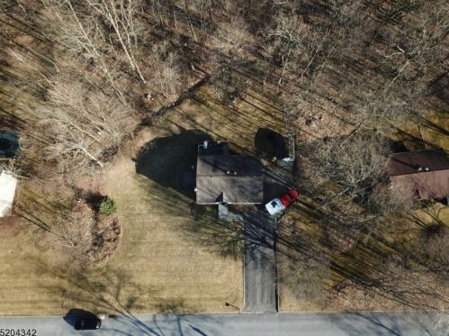 26 Hillsdale Dr, Wantage NJ  07461-4026 exterior