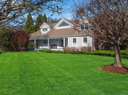 12 Borden Ln, East Hampton, NY 11937-3252