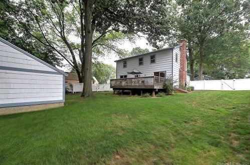 22 Harvest Ln, Milford CT  06461-1705 exterior