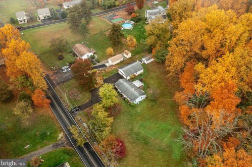 428 Neiffer Rd, Collegeville PA  19473-1415 exterior