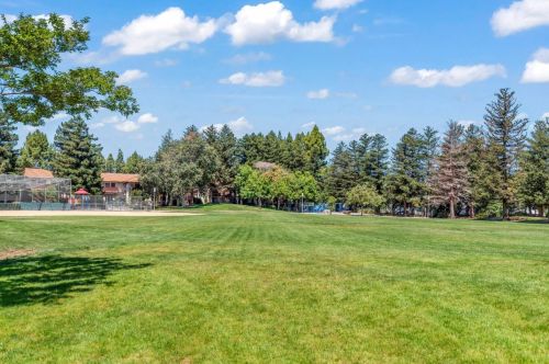 454 Costa Mesa Ter, Sunnyvale CA 94085-1606 exterior