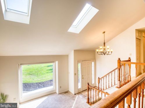 27 Cloverdale Pl, Charles Town WV  25414-4033 exterior