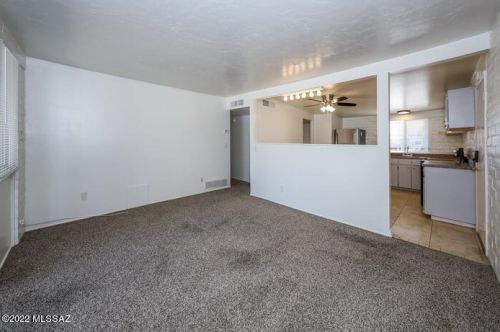 7025 Mary Dr, Tucson AZ  85730-1714 exterior