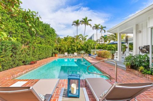 206 Seabreeze Ave, Delray Beach FL  33483-7022 exterior