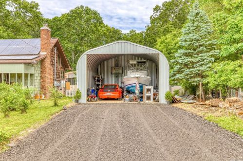 442 Deep Hole Rd, Baiting Hollow NY  11933-1455 exterior