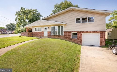 4533 Pickwick Dr, Wilmington, DE 19808-4271