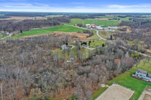9106 Wescott Rd, Kewaskum WI  53040-9716 exterior