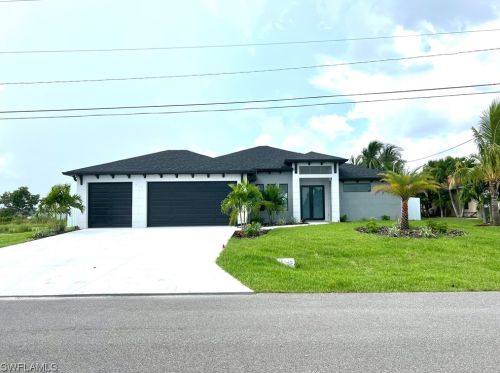 666 5th Pl, Cape Coral, FL 33909-2004