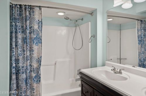 217 Burroughs Ave, Beaufort SC  29902-5307 exterior