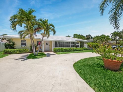 327 Bravado Ln, West Palm Beach, FL 33404-6205