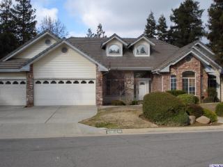 4964 Minarets Ave, Fresno CA  93722-3437 exterior