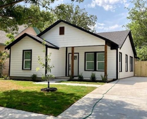 1108 Leuda St, Fort Worth, TX 76104-3733