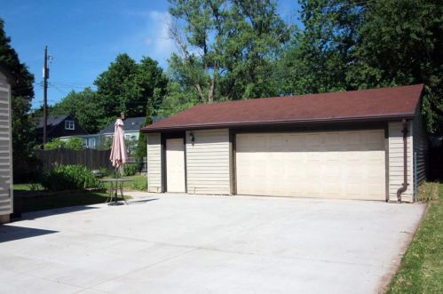 1021 Royal Blvd, Green Bay, WI 54303-4235