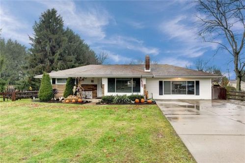 4055 Potato Garden Run Rd, Imperial, PA 15126-2146