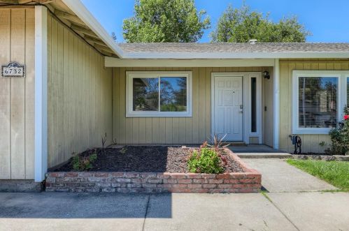 6732 Greenleaf Dr, Citrus Heights CA  95621-6353 exterior