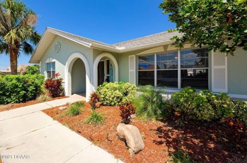 19 Classic Ct, Palm Coast, FL 32137-8349