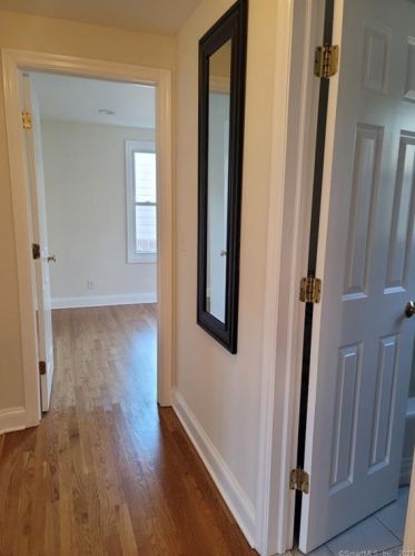 11 Senga Rd, Norwalk CT  06854-2520 exterior