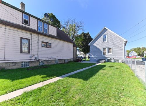 1218 35, Milwaukee WI 53215-1433 exterior