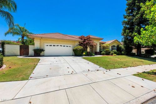10505 Cliffside St, Bakersfield, CA 93311-3718