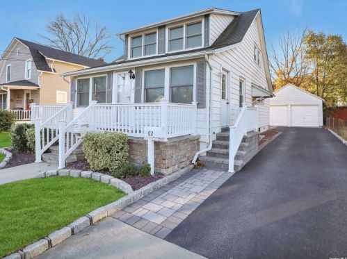 62 Church St, San Remo, NY 11754-2703