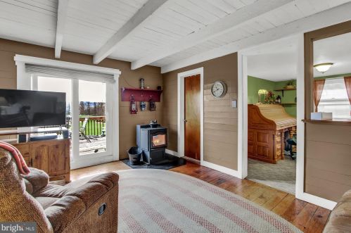 3243 Galen Hall Rd, Swartzville PA  17569-9580 exterior