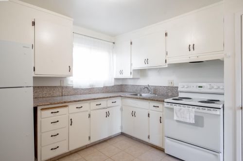 1725 Bissell Ave, Richmond, CA 94801-3664