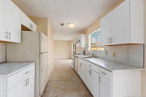 2397 West Blackwell Dr, Fort Pierce, FL 34952-7364