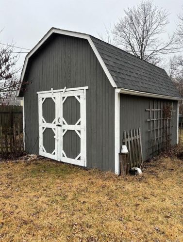 338 Crestway Rd, Englewood OH  45315-9702 exterior