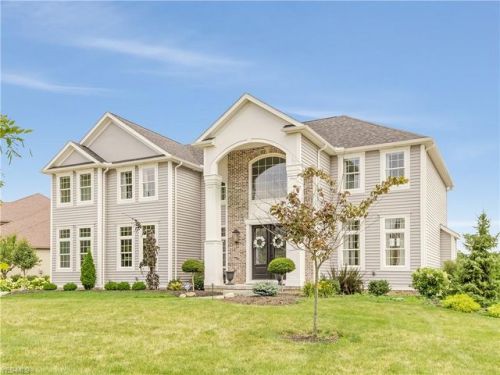 3355 Suffolk Downs, Cuyahoga Falls, OH 44224-5812