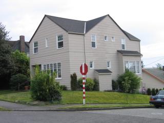 5217 Meridian Ave, Seattle WA  98103-6134 exterior