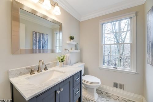 31 Castle Ct, Dover NJ  07869-2024 exterior