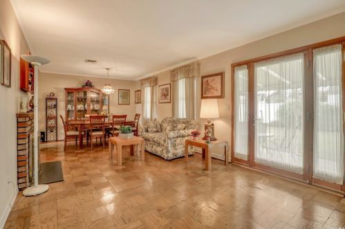 45 Ward St, Westbury NY  11590-2929 exterior