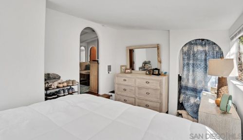 232 Rios Ave, Solana Beach CA  92075-1240 exterior