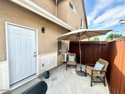 4376 Ish Dr, Simi Valley CA  93063-2945 exterior