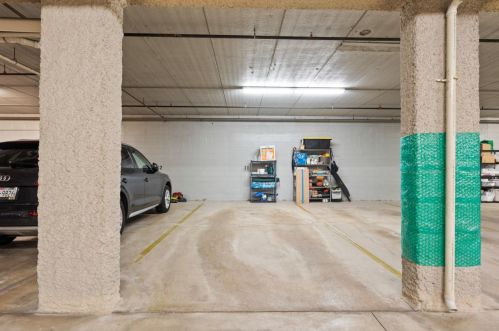 3710 Oakland Ave, Milwaukee WI 53211-2281 exterior